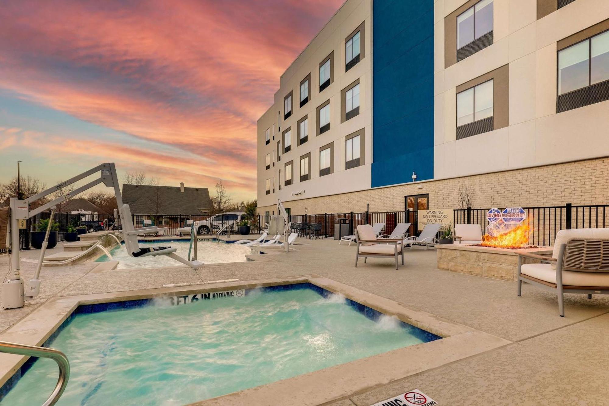 Hampton Inn & Suites Weatherford, Tx Exterior photo